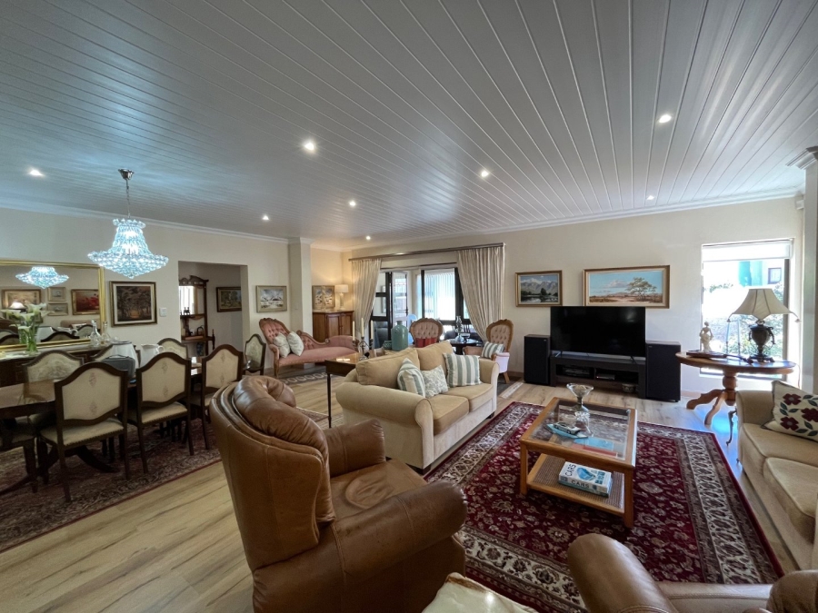 3 Bedroom Property for Sale in Outeniqua Strand Western Cape
